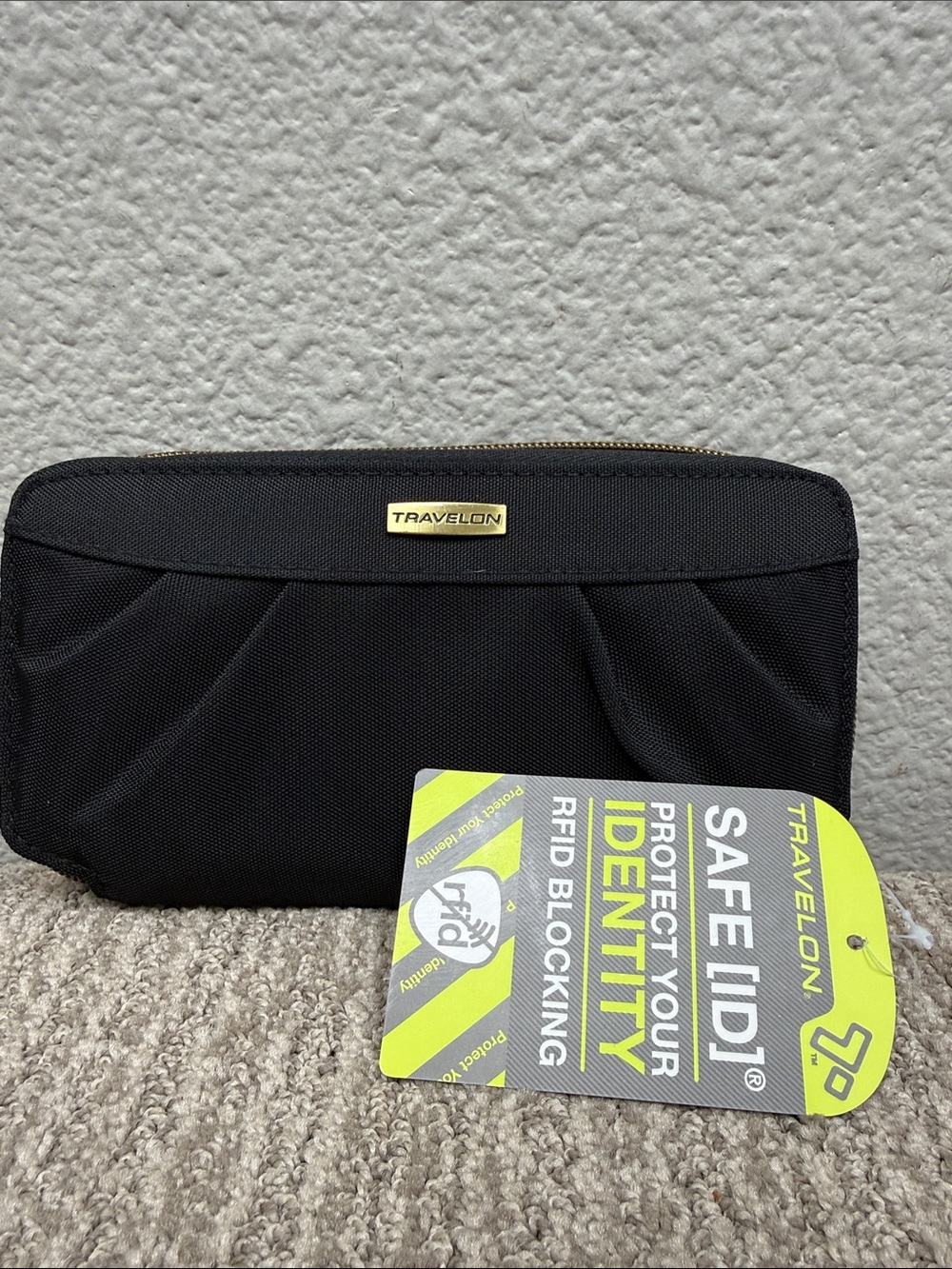 Travelon Black RFID-Blocking Women's Card & Key Holder with Gold Accent